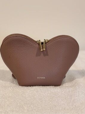 Cuyana Heart-Shaped Leather Cosmetic Pouch in Mauve